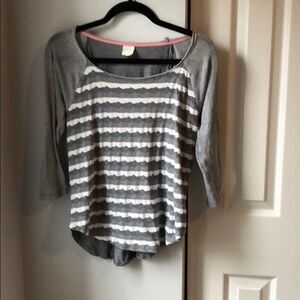 🍭*6/$30* Anthropologie One September tee- S